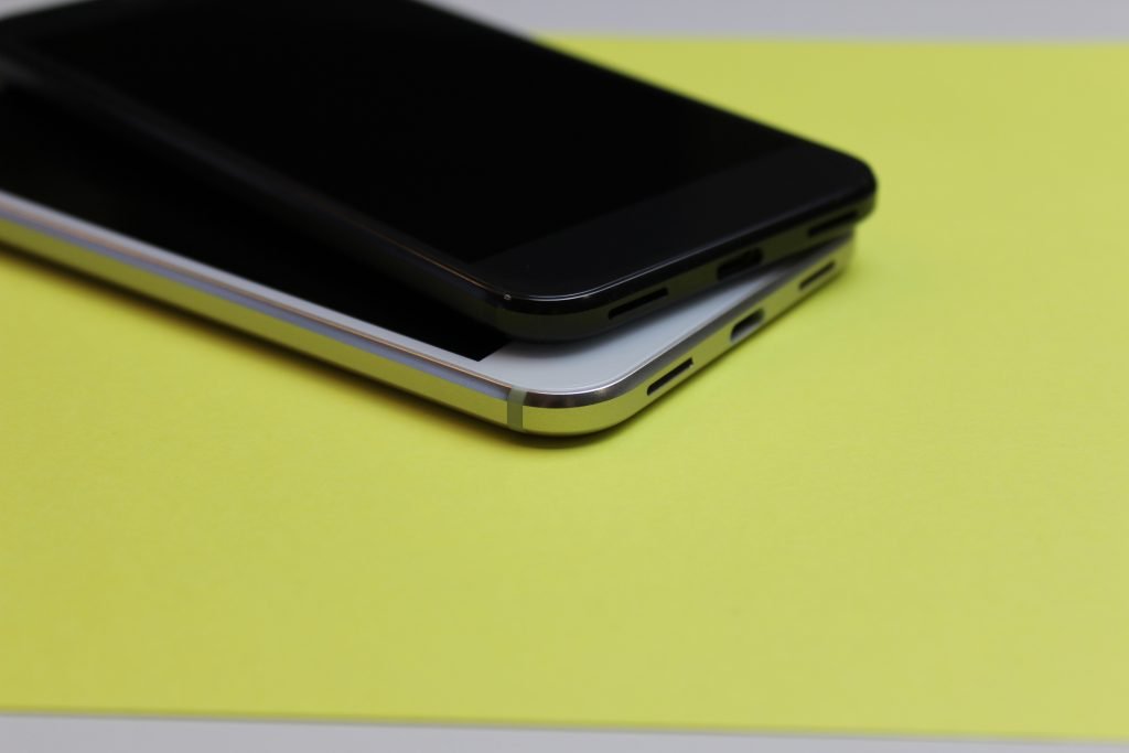 Eine untere Ecke des Pixel und Pixel XL