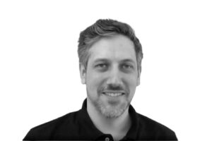 schwarz-weiß Portraitfoto von Tobias Maasland