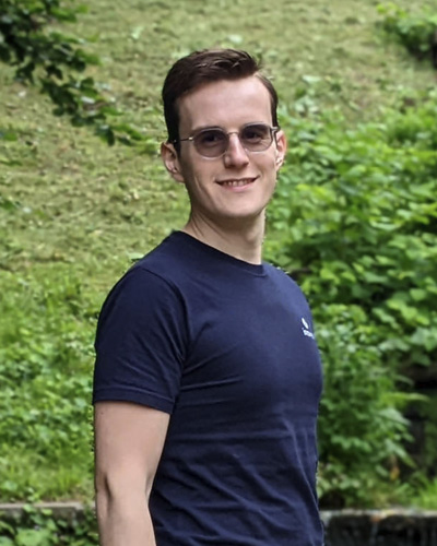 Lächelnder Maximilian Bischoff